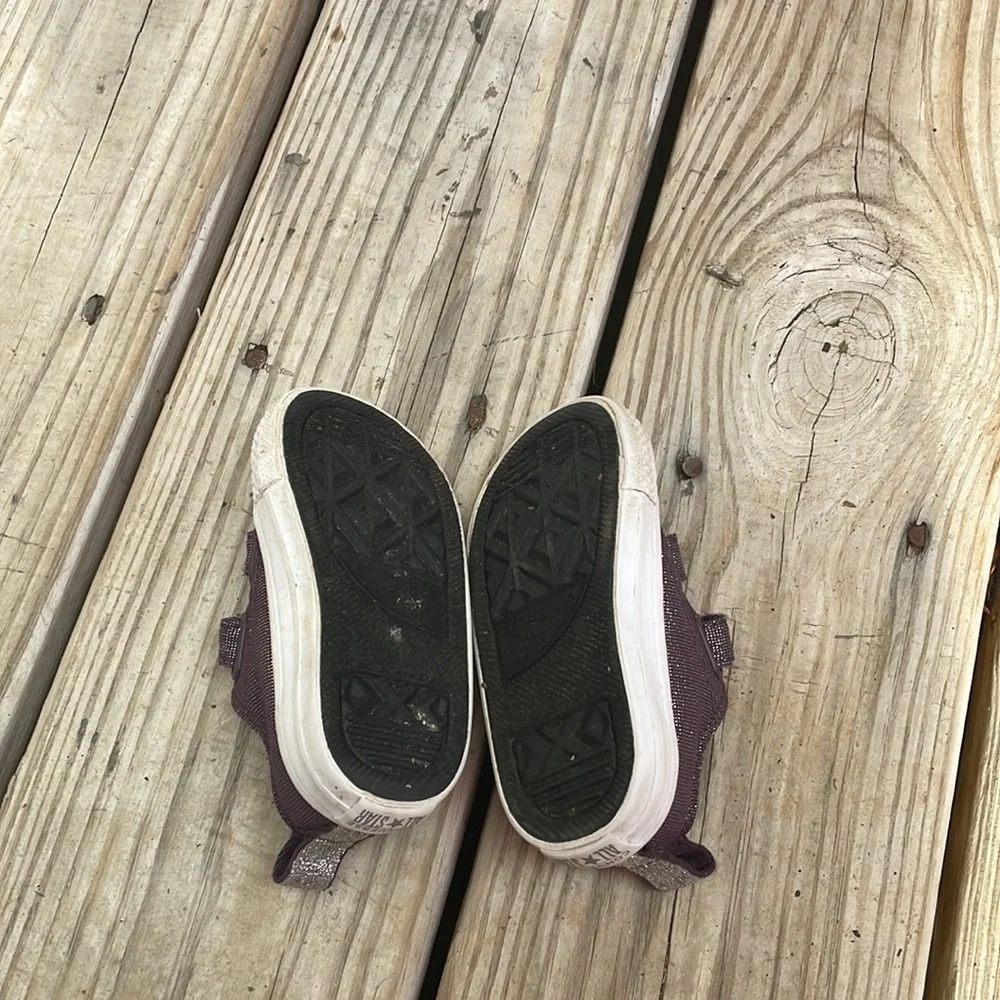 Converse Chuck Taylor All Star 2V Ox Fairy Dust Purple Toddler Sneakers Size 4